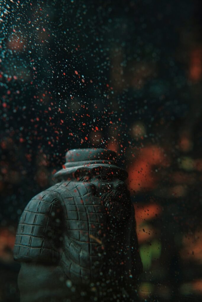 Navegando a Tempestade Interna: Guia para Gerenciar Emoções Difíceis