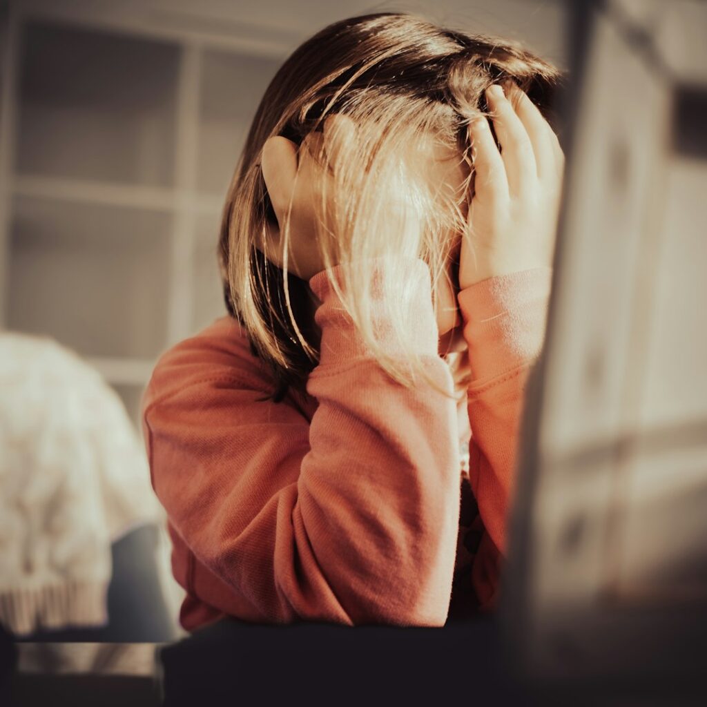 O Fogo que Consome: Desvendando a Síndrome de Burnout e Reacendendo a Chama Interior