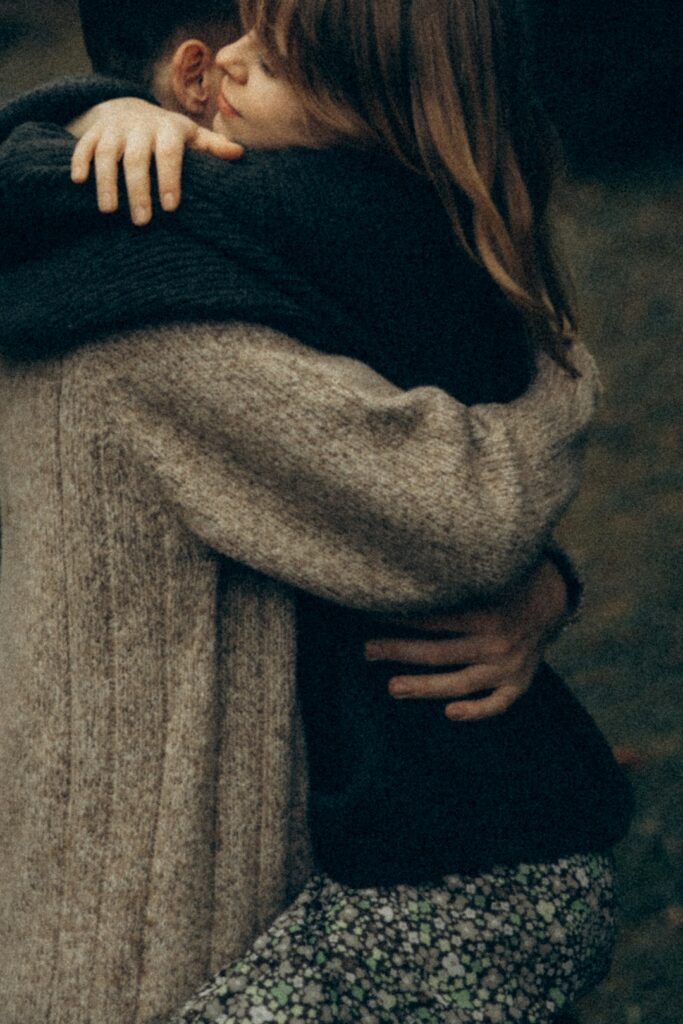 Desvendando os Estilos de Apego: A Chave para Relacionamentos Mais Saudáveis